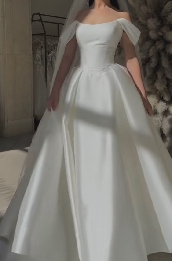 Vintage wedding dress Off the shoulders for women Satin lace-up bridal dress Custom made fg6129 - View 3 | VelvetHem