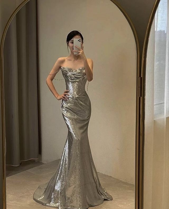 Elegant Mermaid Siver Sequin Prom Dress Sleeveless Evening Party Dress fg7379 - VelvetHem