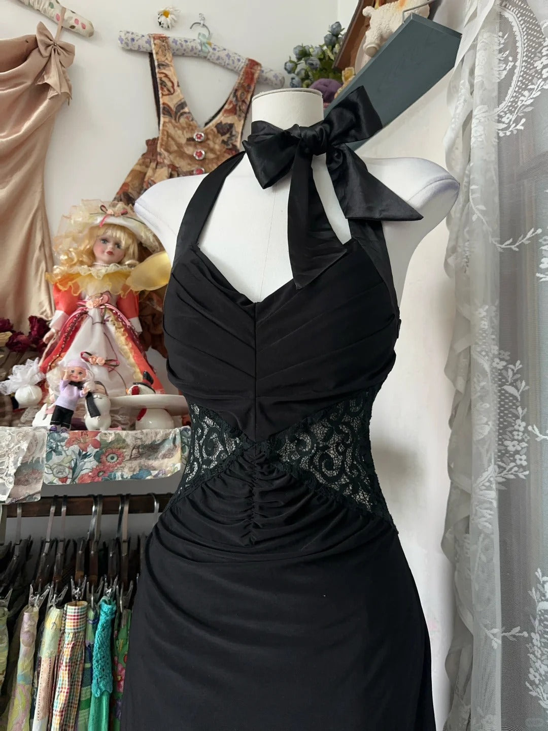 Elegant Black Halter Prom Dress Sleeveless Evening Party Dress fg7381 - View 3 | VelvetHem
