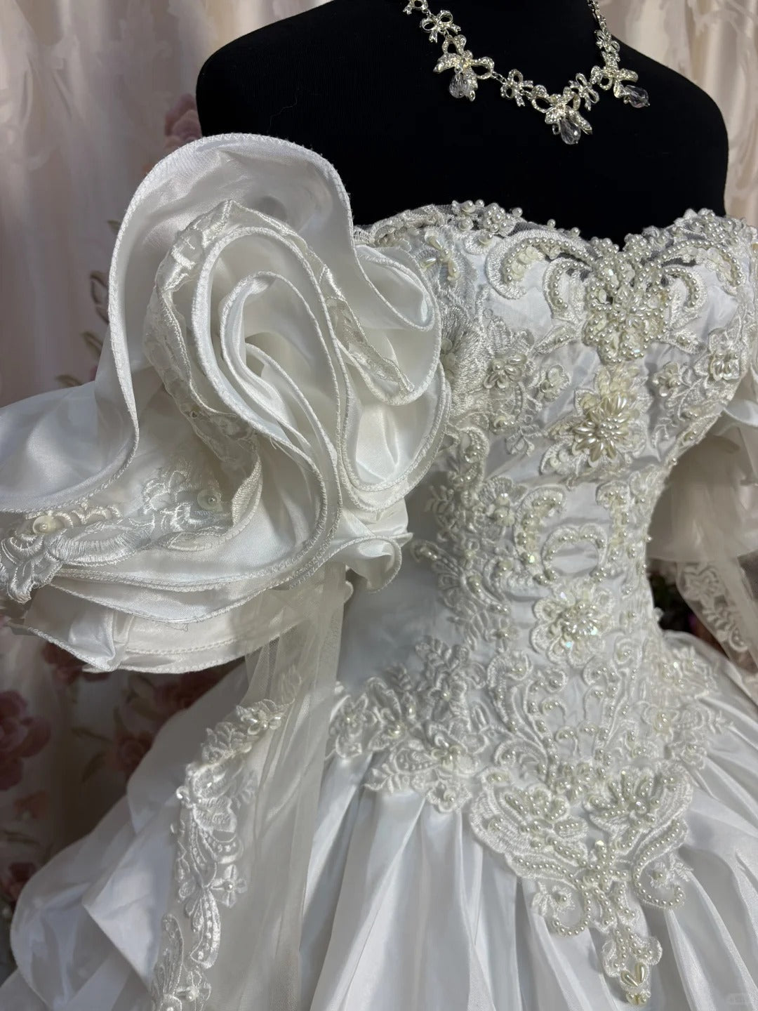 A Line Long Elegant Wedding Dresses Princess Bridal Gown fg7347 - View 4 | VelvetHem