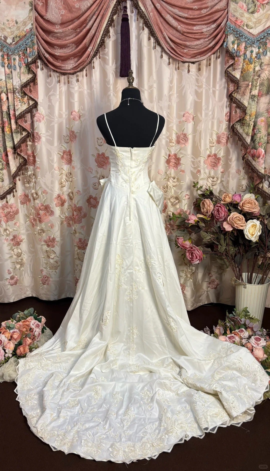 Spaghetti Straps Long Elegant Wedding Dresses Princess Bridal Gown fg7346 - View 2 | VelvetHem