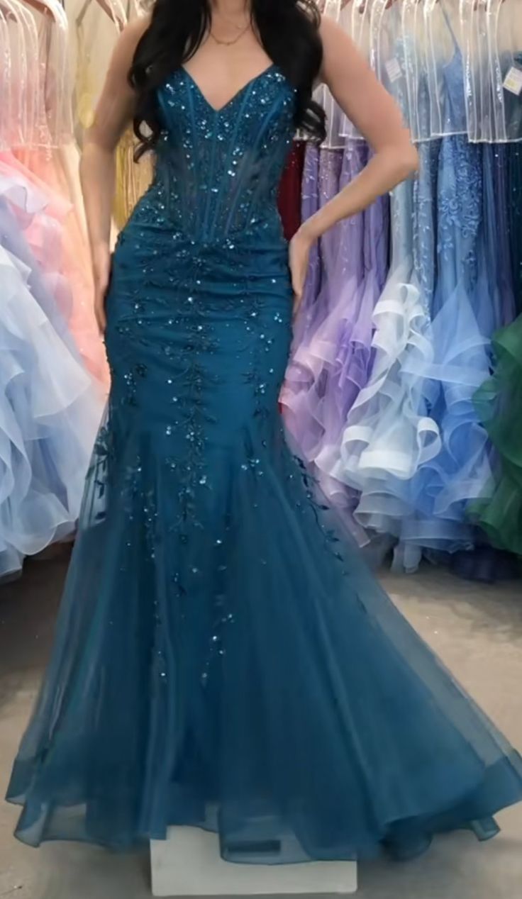Sexy V-Neck Applique Tulle Mermaid Long Prom Dress fg6989 - VelvetHem