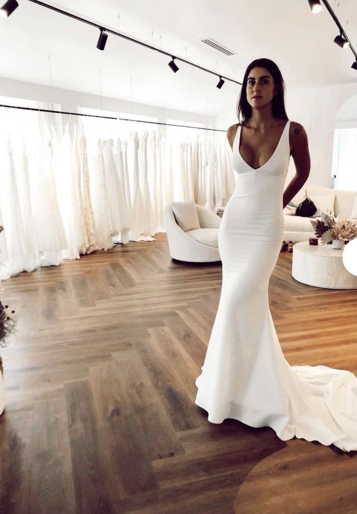 Elegant Mermaid V-Neck Long Wedding Dresses fg7130 - View 2 | VelvetHem