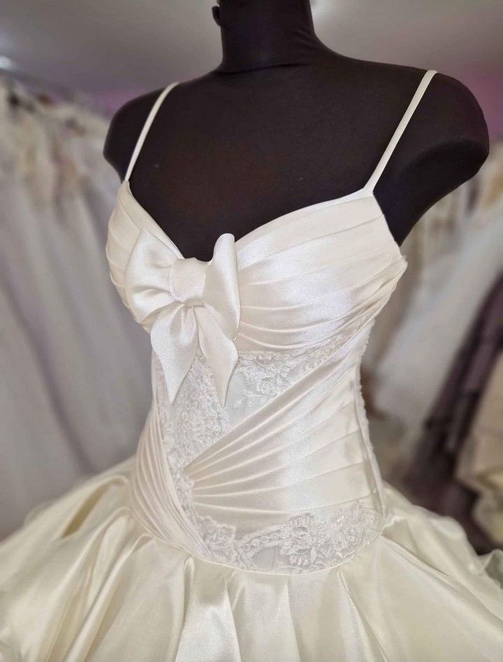 A Line Long Satin Lace Wedding Dress Spaghetti Straps Bridal Gown fg7229 - View 5 | VelvetHem