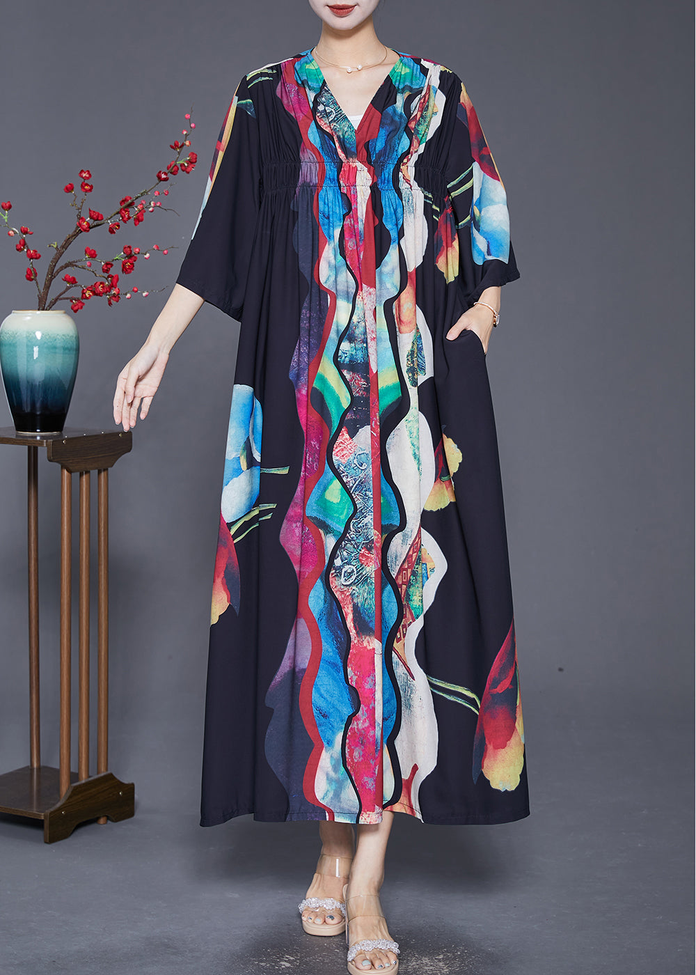 Well Tailored Dress with a Graceful Silhouette