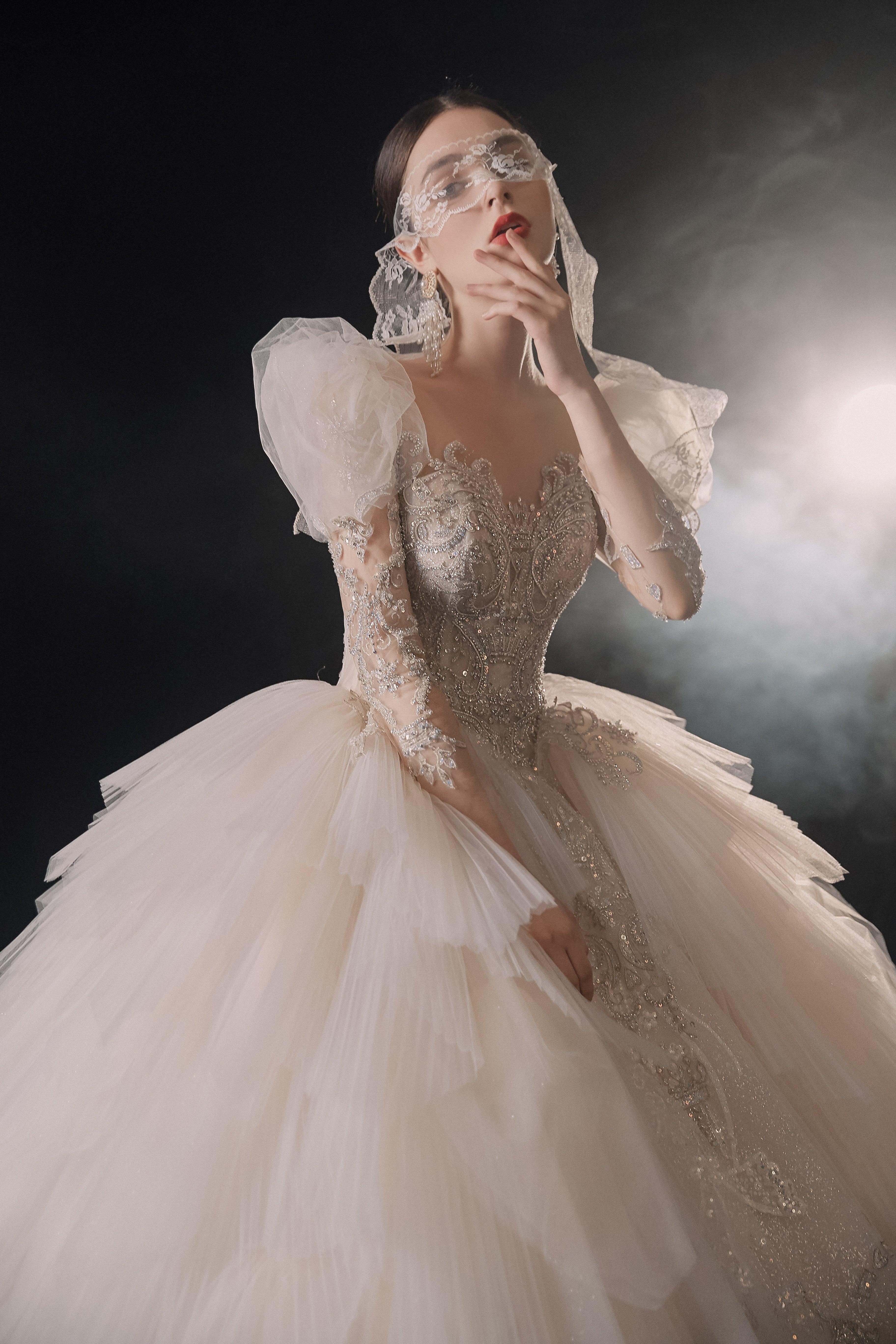 Magnificent Off-the-Shoulder Ball Gown Sweetheart Neckline Tulle Puff Sleeve Beaded Lace Long-Sleeve Wedding Dress with Layered Train E-301 (ZD16886)