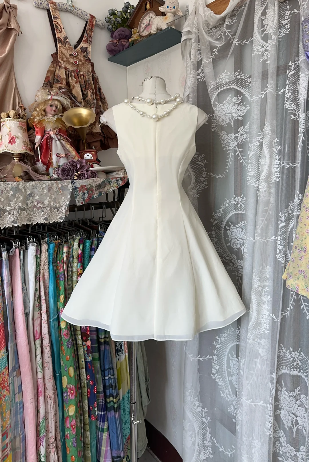 Elegant White Sleeveless A Line Short Party Dress Homecoming Dress - View 3 | VelvetHem