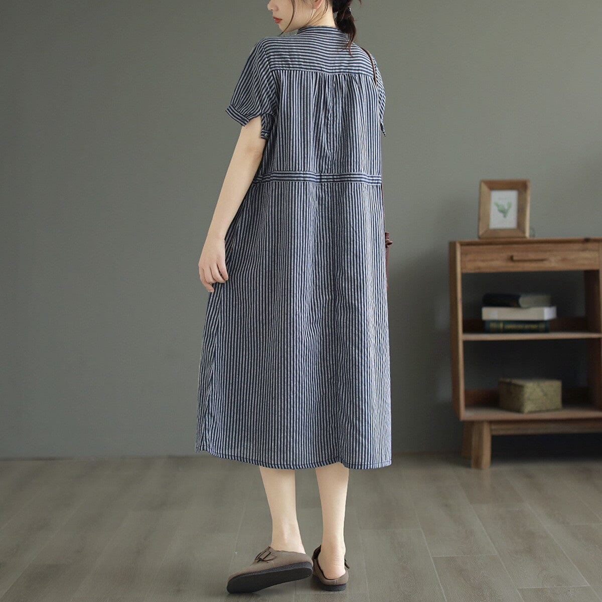 Beautifully Finished Dress in a Timeless Design