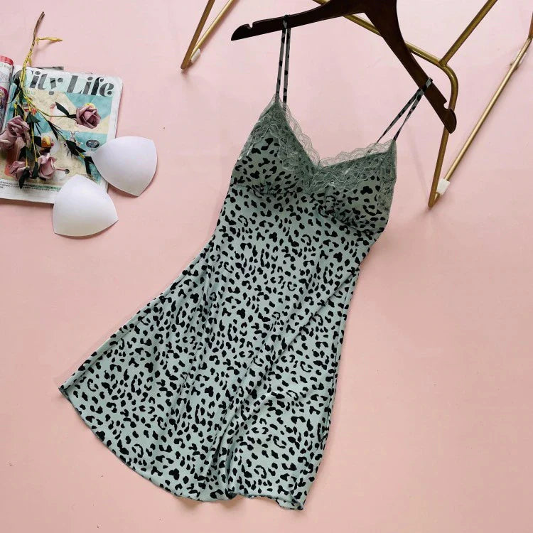 Subtly Elegant Garment with a Refined Vintage Look