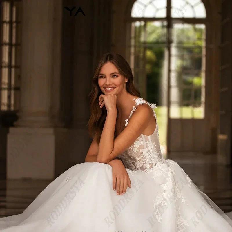 Sexy V-Neck Backless Wedding Dress For Women Romantic Tulle Spaghetti Straps Bride Party A-line Sleeveless Bridal Gown (ZD13506)