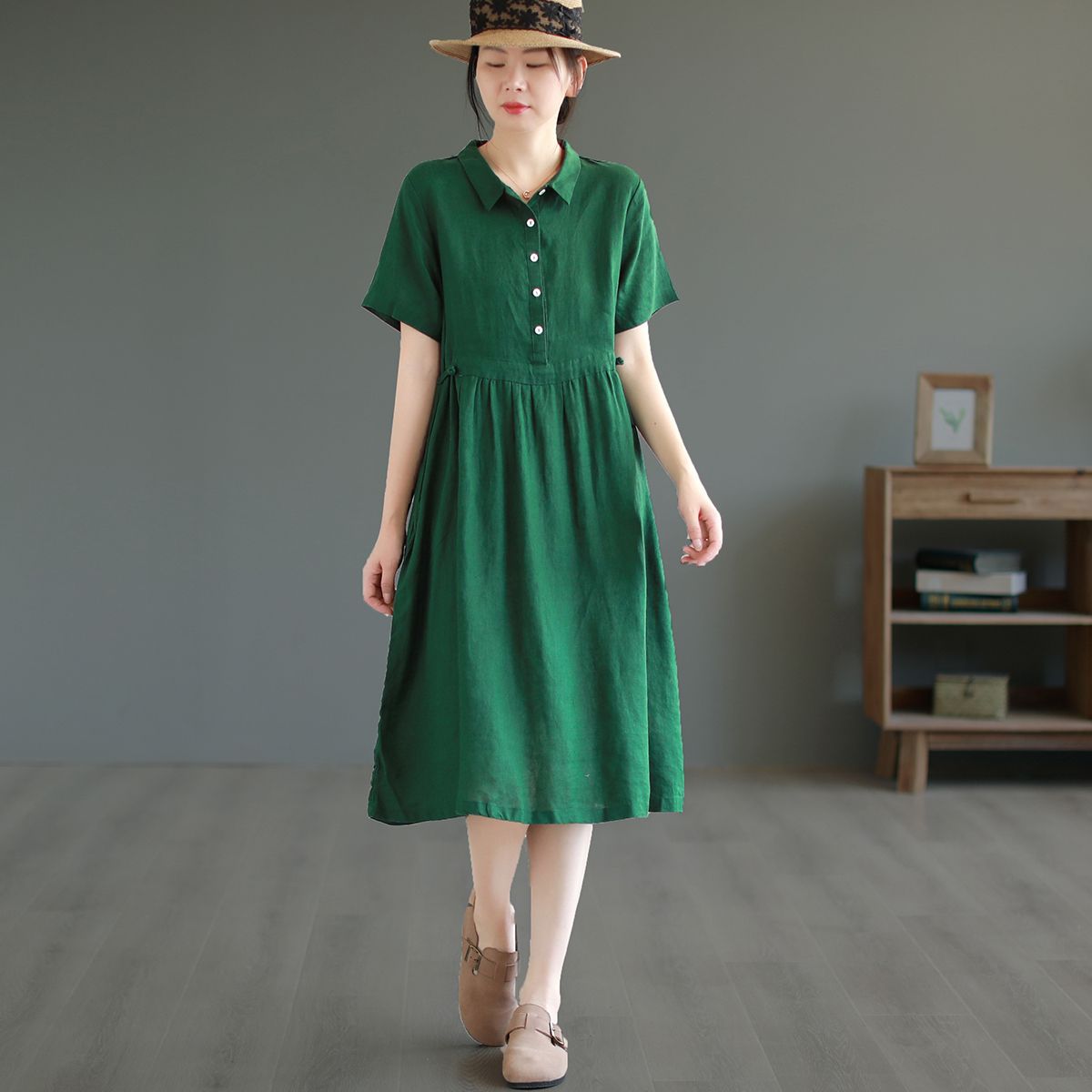 Classic Vintage Dress with a Flattering Fit