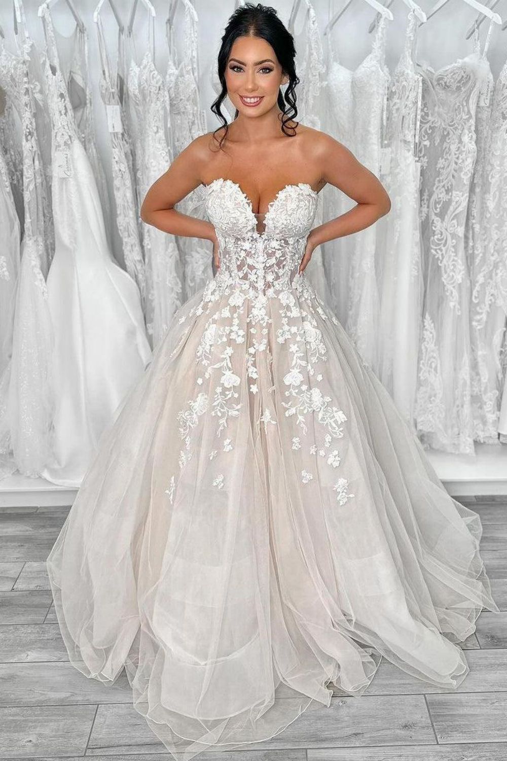 Luxurious A Line Sweetheart Light Champagne Long Prom Dress with Appliques - VelvetHem