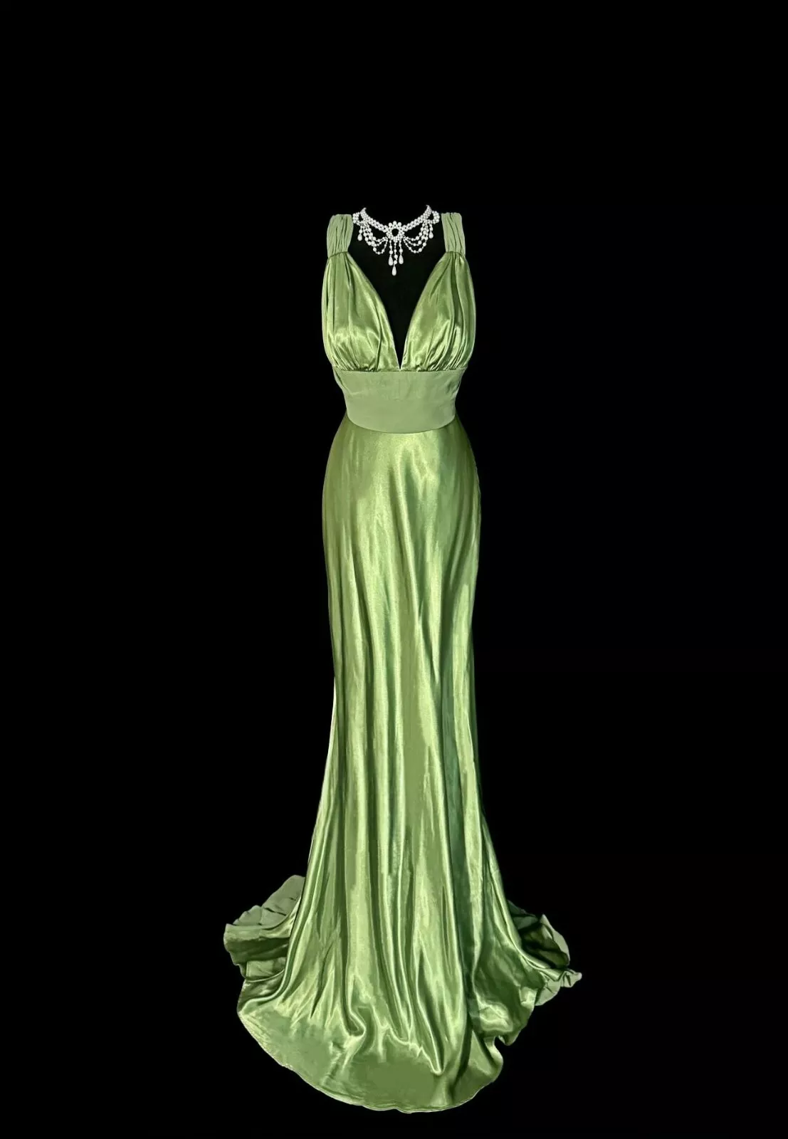 Sexy Green Prom Dress Satin V-Neck Backless Pleated Evening Dress - VelvetHem