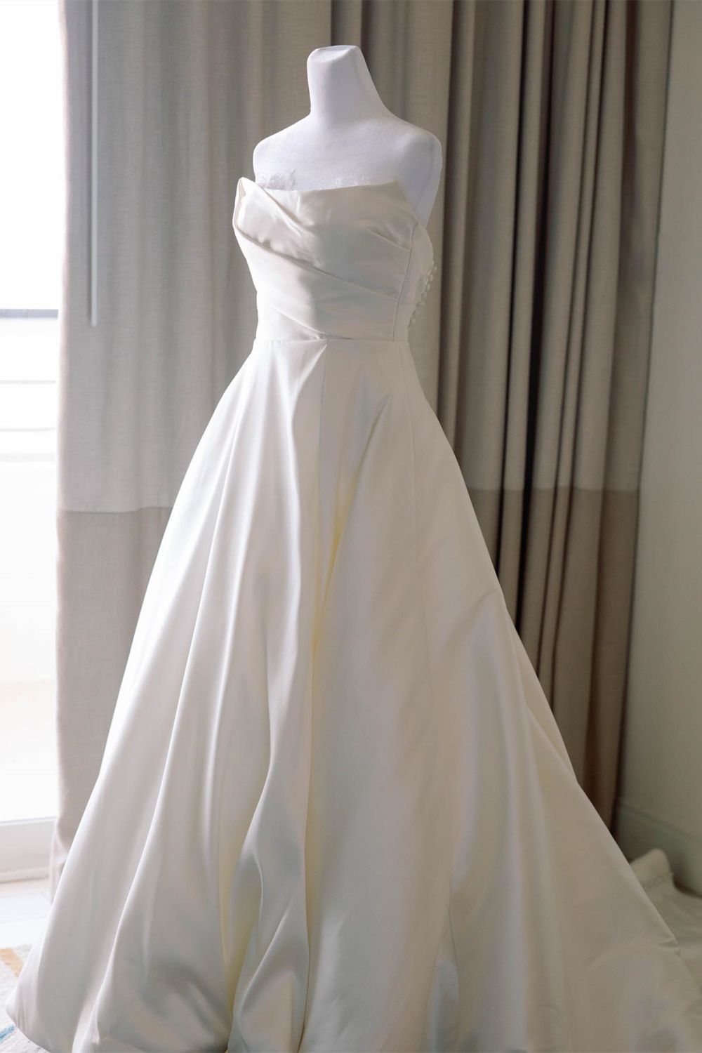 Elegant A Line Strapless White Sating Long Wedding Dress with Split Front - View 3 | VelvetHem