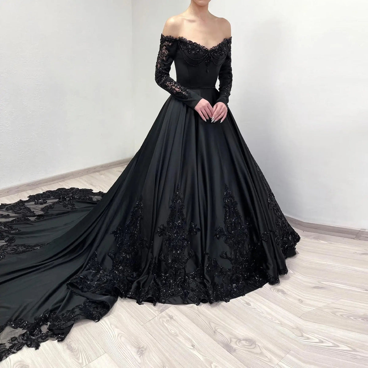 Black Luxury Gothic Wedding Dress Heavy Beading Lace Ball Gown ZP198