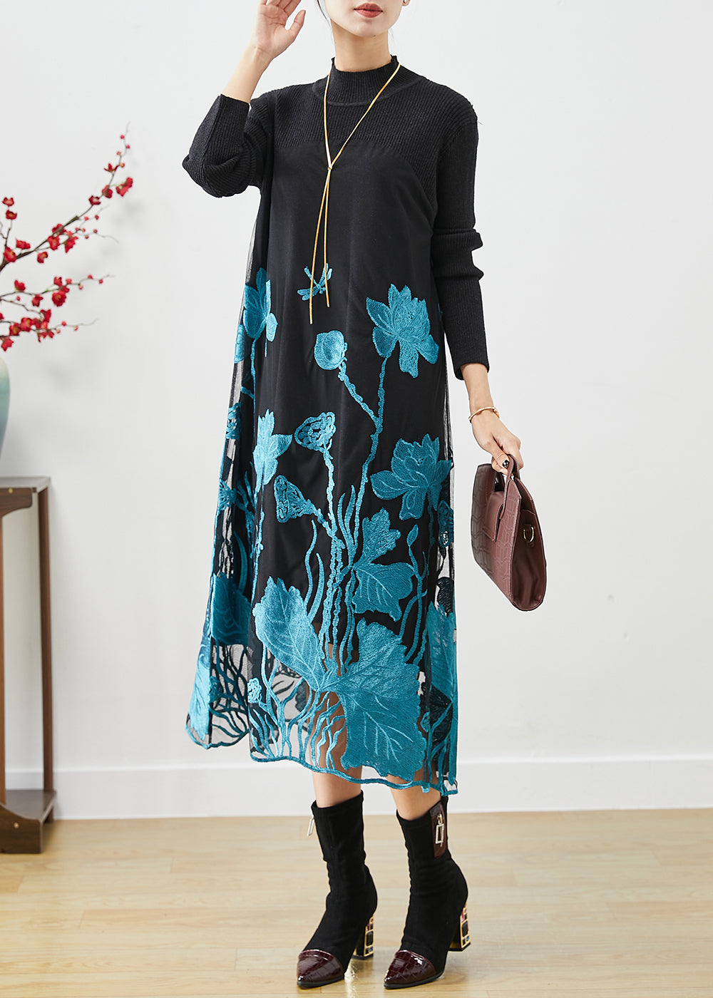 Effortlessly Elegant Dress with a Timeless Design