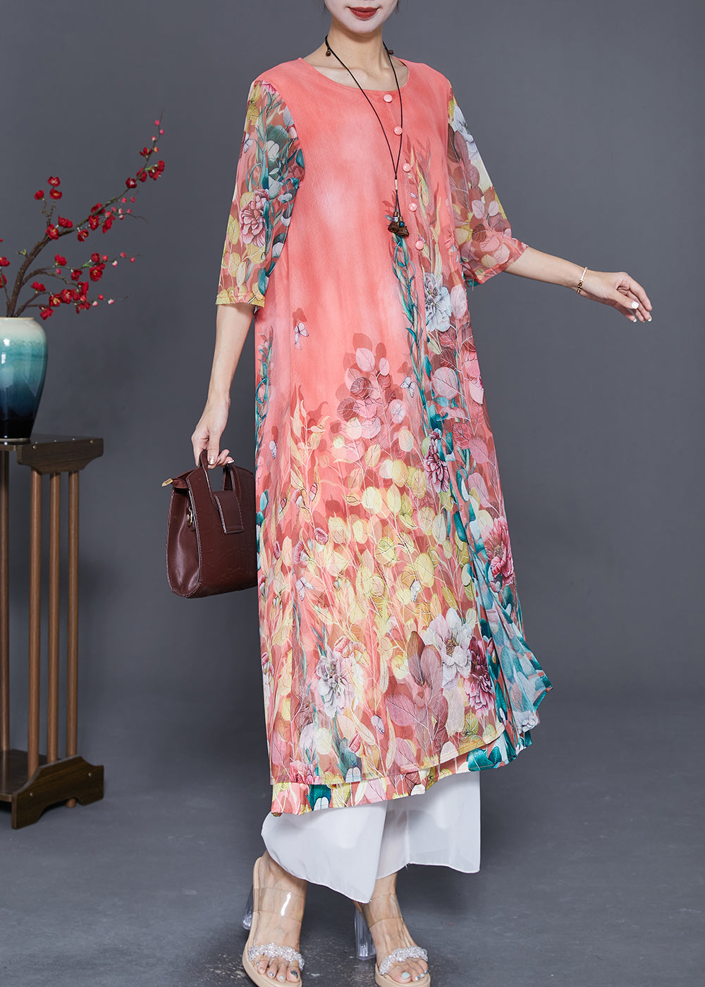 Effortlessly Elegant Dress with a Timeless Design