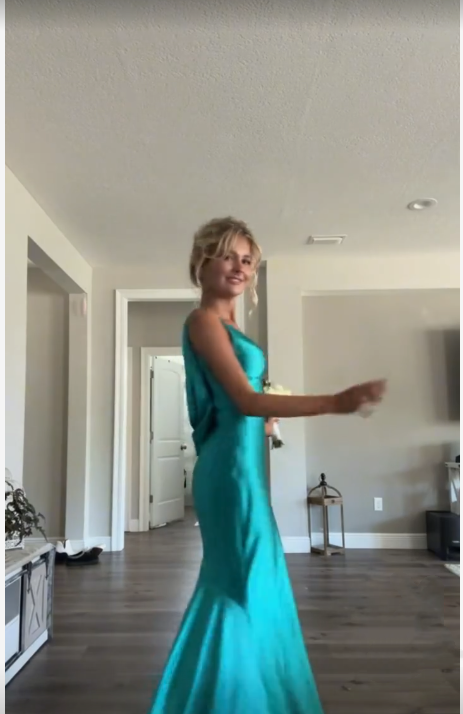 Sexy V Neck Sleeveless Evening Dress Long Prom Dresses Online fg6680 - View 6 | VelvetHem