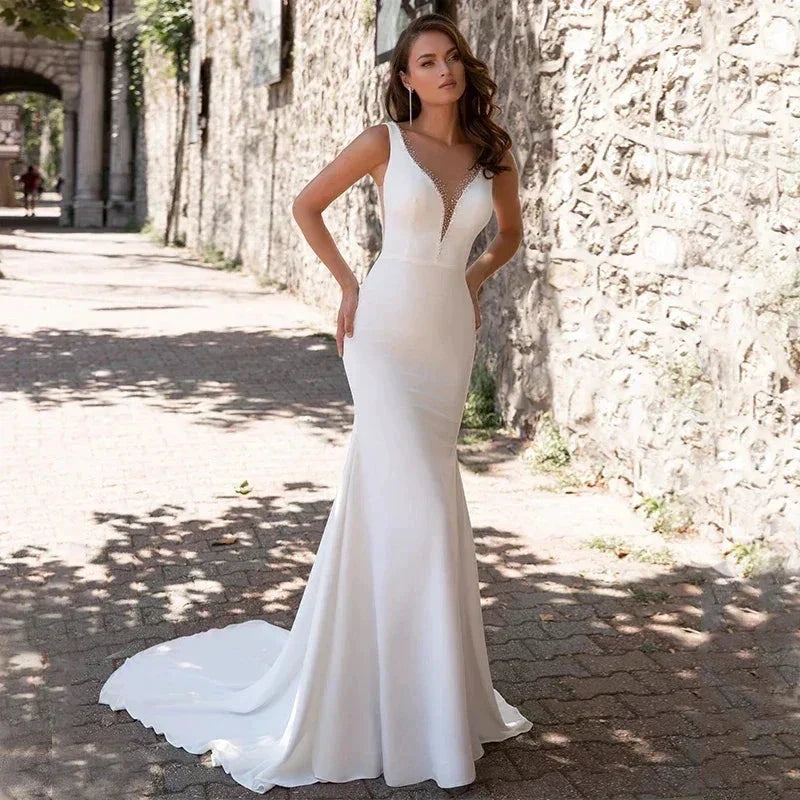 Simple And Elegant Mermaid Wedding Gauze V-Neck Sleeveless White Sweeping Train Satin Bride Gowns With Buttons Vestido De (ZD14142)