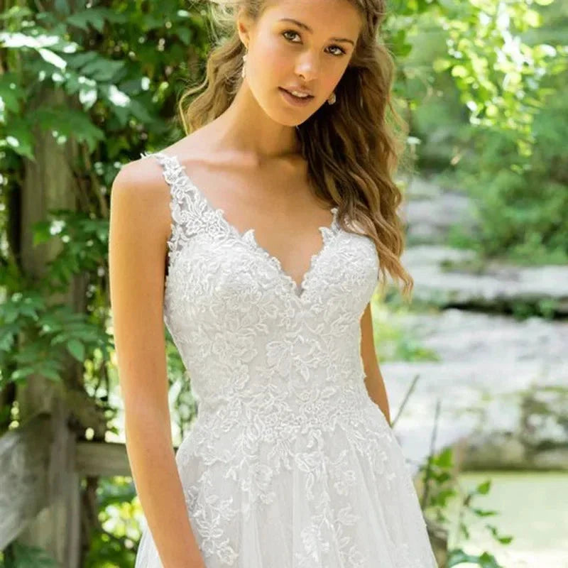 Vestido De Noiva A-Line V Neck Wedding Dress Top Lace Appliques Bridal Dress Custom Made Wedding Gown Sweep Train (ZD13292)
