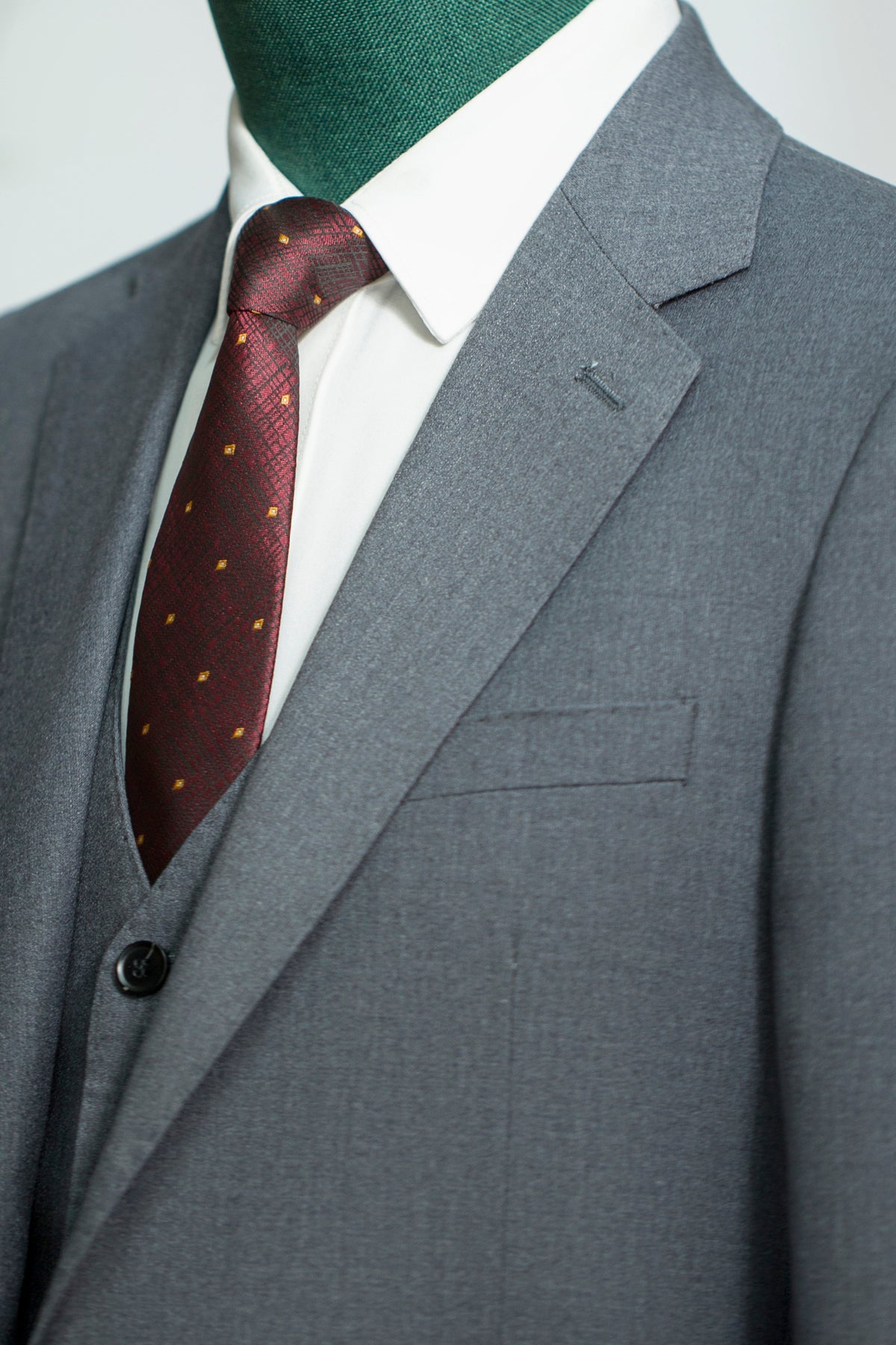 Solid Wool Three Piece Wedding Suit for Grooms and Groomsmen (ZD17106)