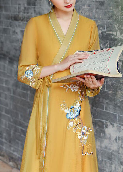 Beautifully Finished Dress in a Timeless Design
