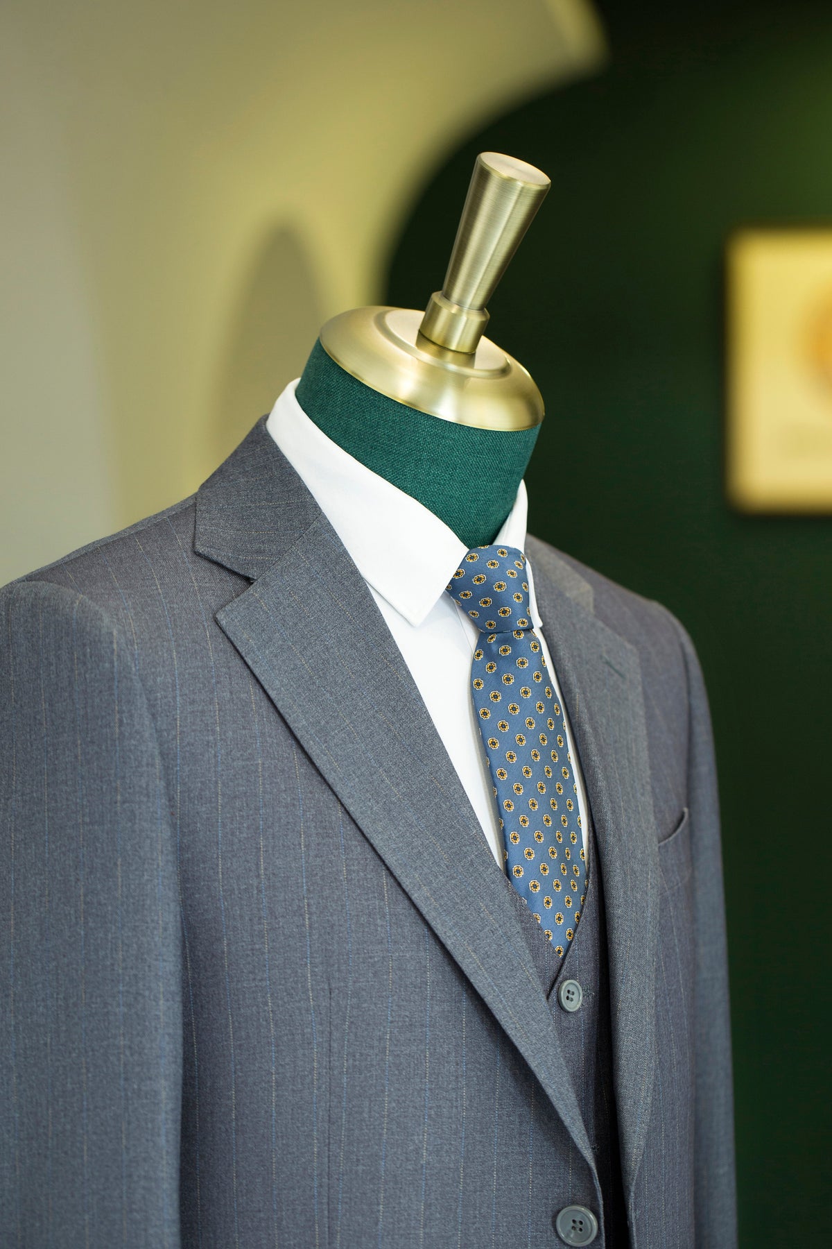 Subtle Pinstripe Grey Wool Three Piece Suit for Grooms and Business (ZD17096)