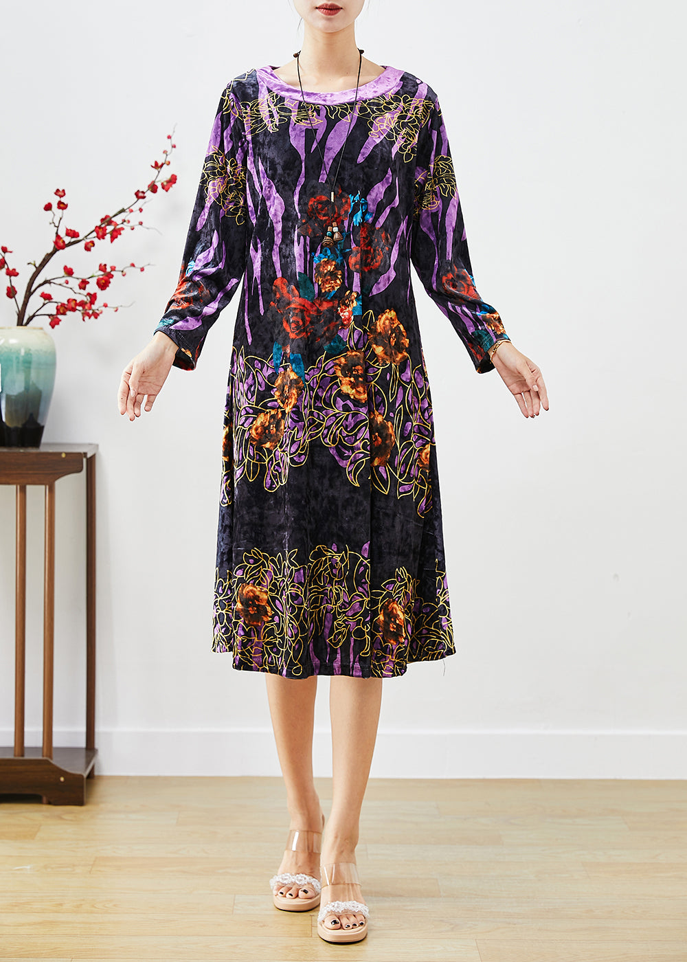 Well Tailored Dress with a Graceful Silhouette