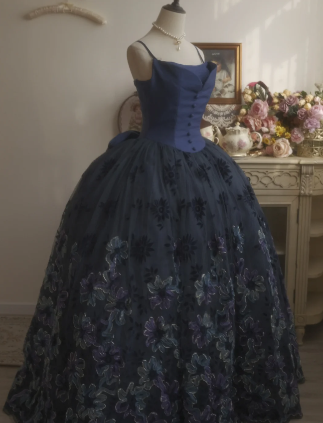 Vintage Elegant Navy Blue Bow Embroidered Train Tulle Ball Gown Evening Dress Sweet 16 Dress - View 2 | VelvetHem