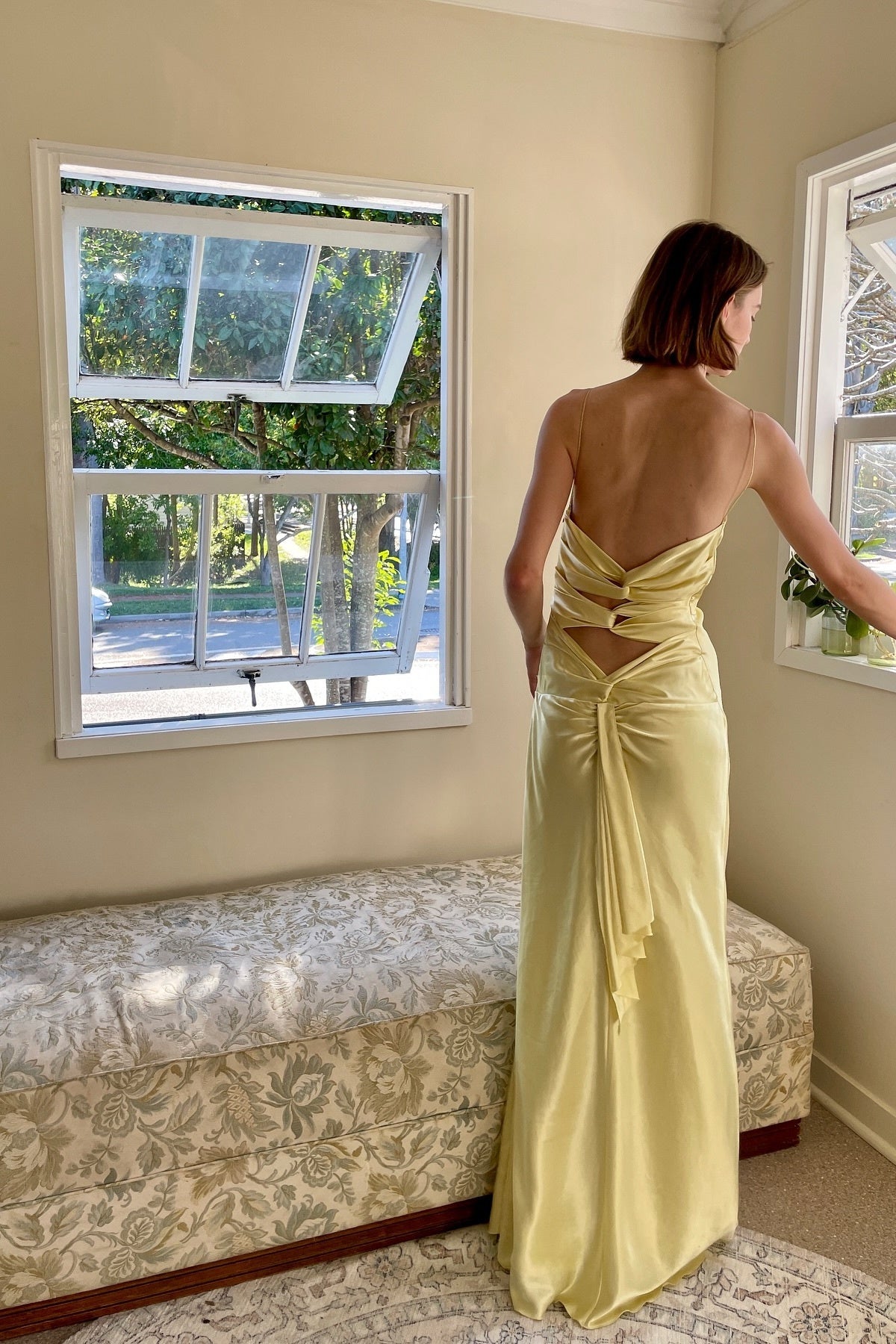 Chic Sheath Spaghetti Straps Yellow Long Party Dress with Keyhole Back - View 5 | VelvetHem