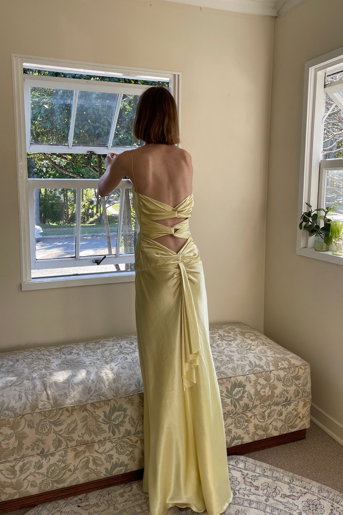Chic Sheath Spaghetti Straps Yellow Long Party Dress with Keyhole Back - View 6 | VelvetHem