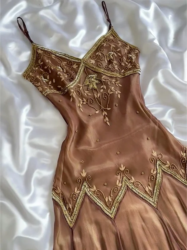 Vintage Spaghetti Straps V Neck Brown Tulle Beaded Short Prom Dress Formal Homecoming Dress - View 2 | VelvetHem