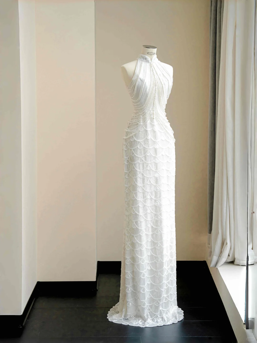 Classy White Sequins Pearls Chain Sheath Long Prom Dress Evening Dress Y8670 - VelvetHem