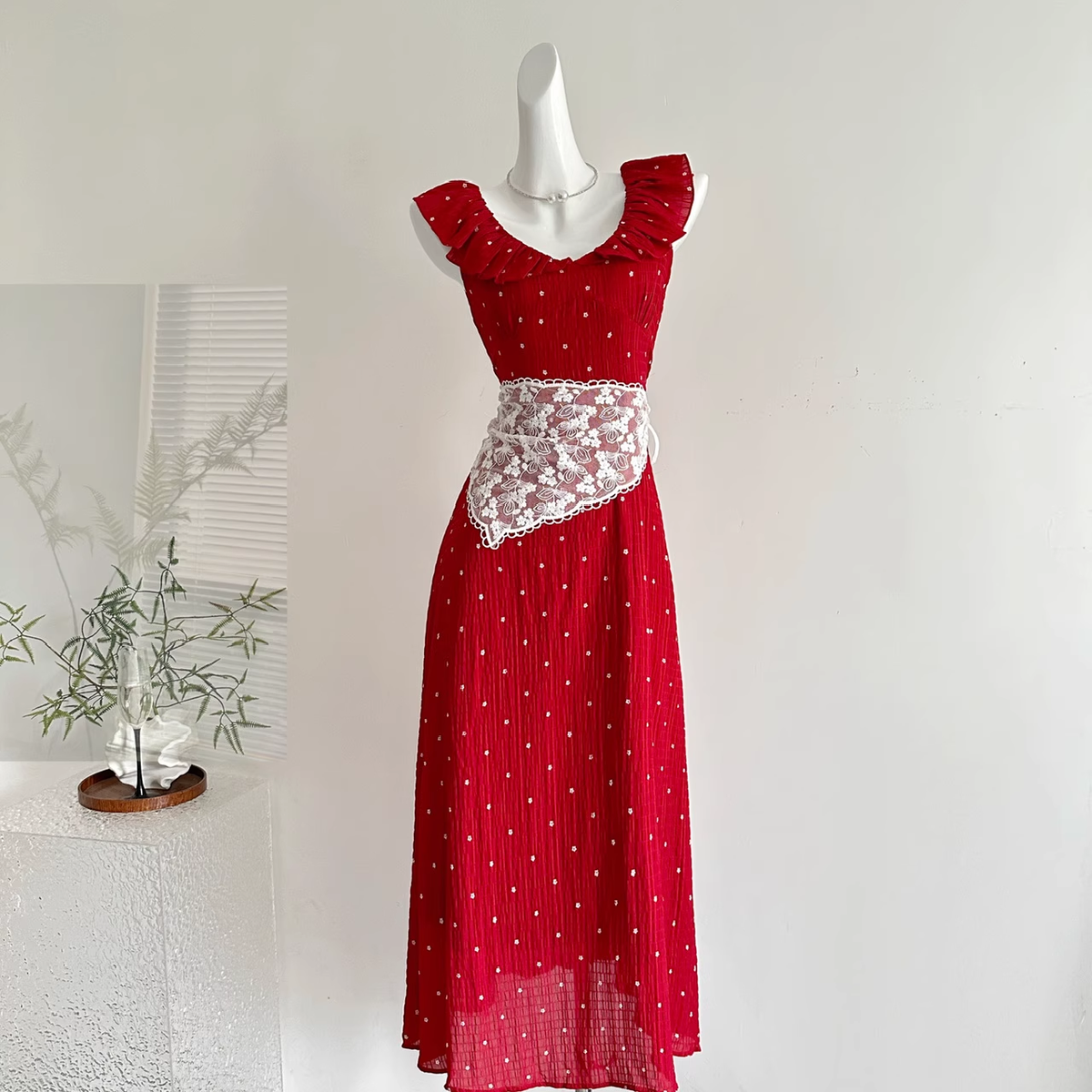 French Retro Temperament V-neck Small Flying Sleeve Red Dress Vacation Dress - VelvetHem
