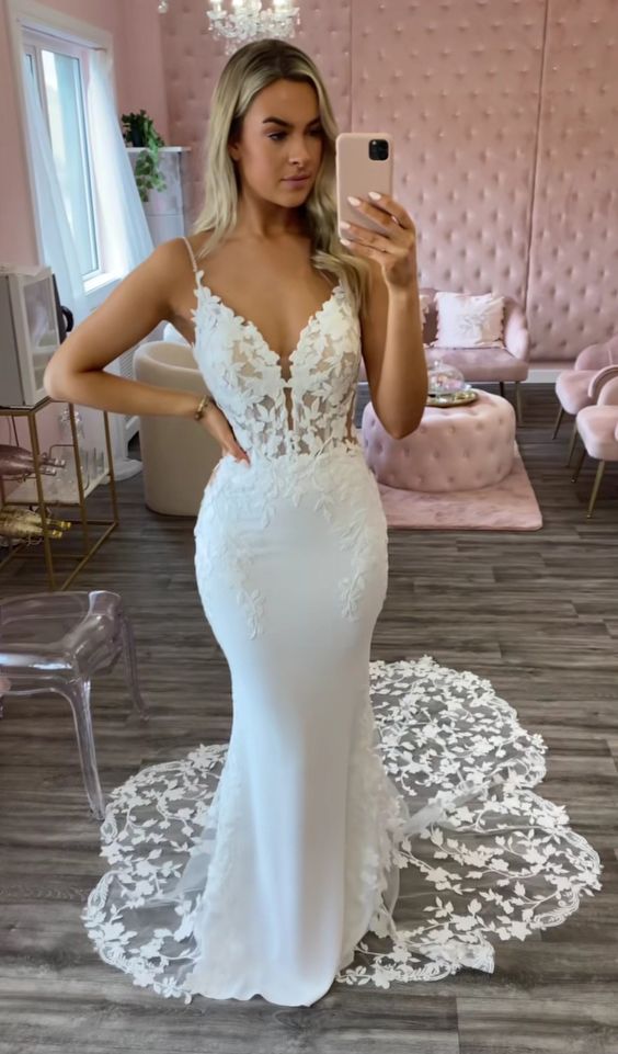 Sexy V-Neck Spaghetti Straps Illusion Lace Applique With Lace Train Wedding Dress fg6427 - VelvetHem