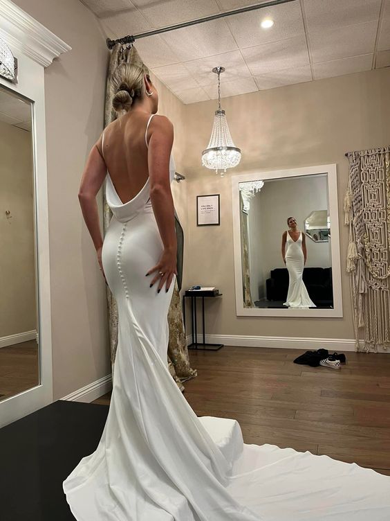 V-Neck Sleeveless Mermaid White Wedding Dress Spaghetti Straps Backless Bridal Gown fg6335 - VelvetHem