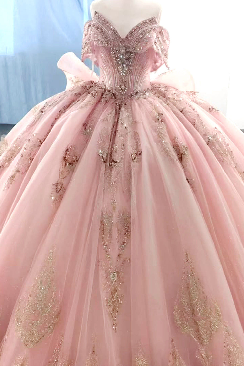 Princess Pink Sweetheart Ball Gown Quinceanera Dress with Appliques Sweep Train - VelvetHem