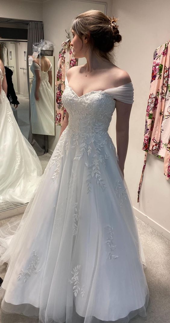 Off Shoulder Lace Wedding Dresses, A-line Wedding Dresses, Long Wedding Dresses, Bridal Gown - VelvetHem