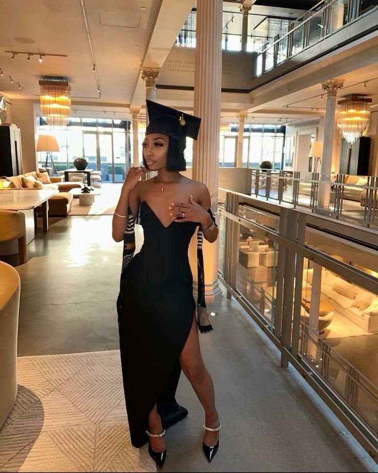 Black Sleeveless Party Prom Dress Graduation Gown - VelvetHem