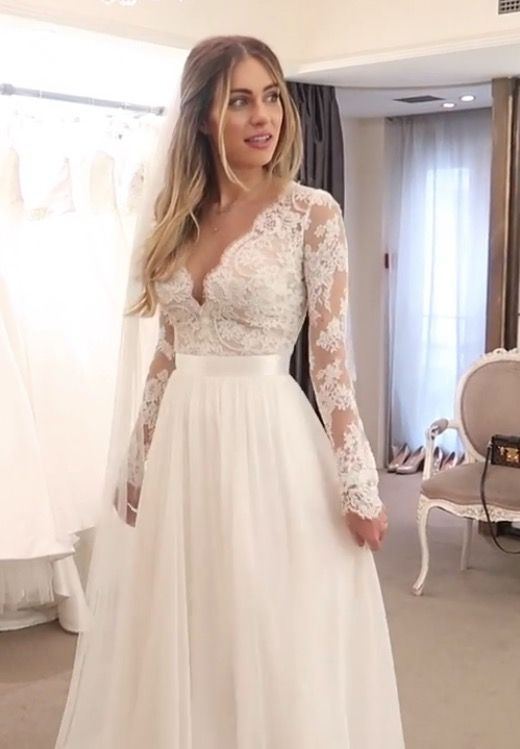 A-Line Princess Long Sleeves V-neck Applique Wedding Dresses fg6605 - VelvetHem