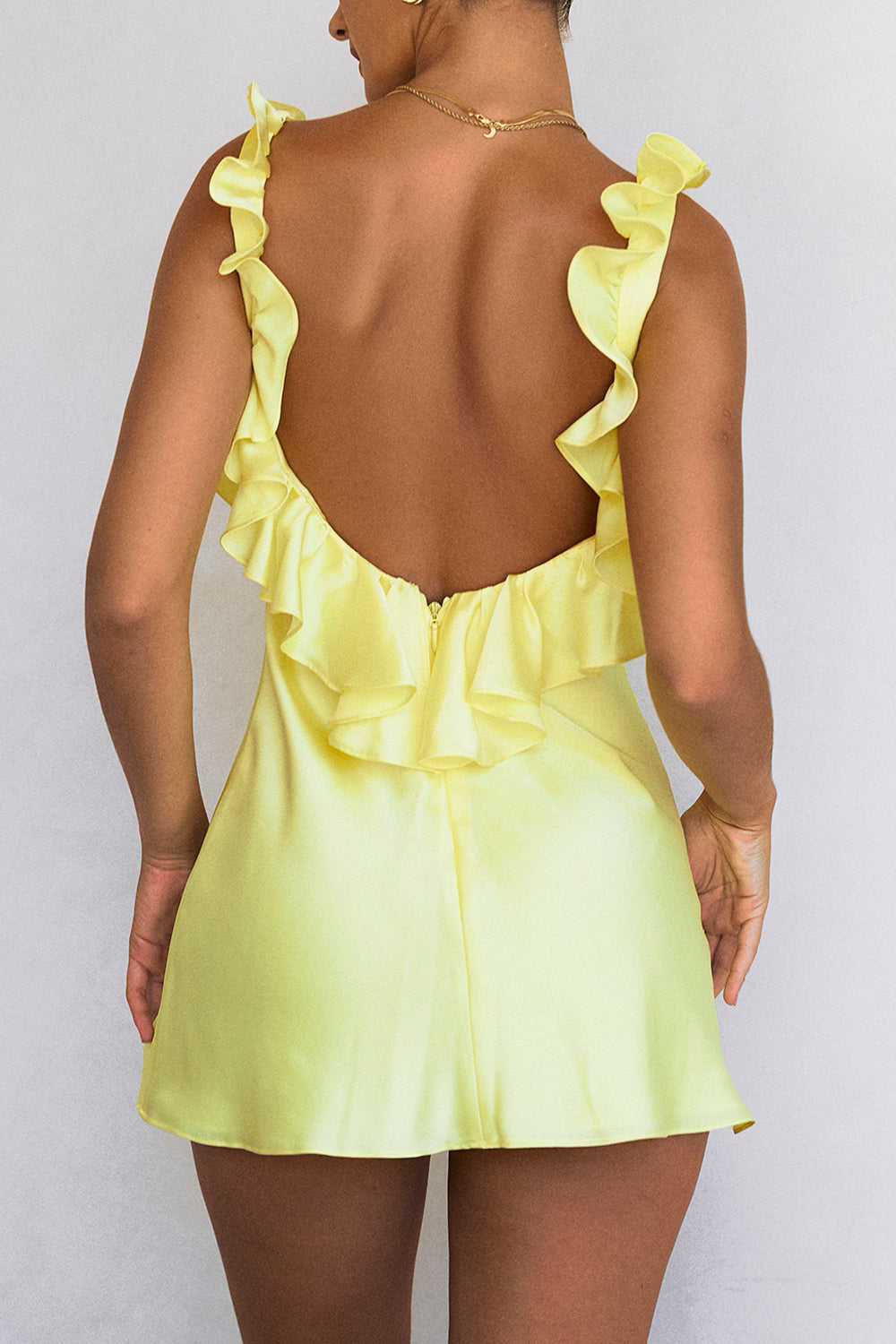 Pretty Sheath V Neck Yellow Short Homecoming Dress with Ruffles