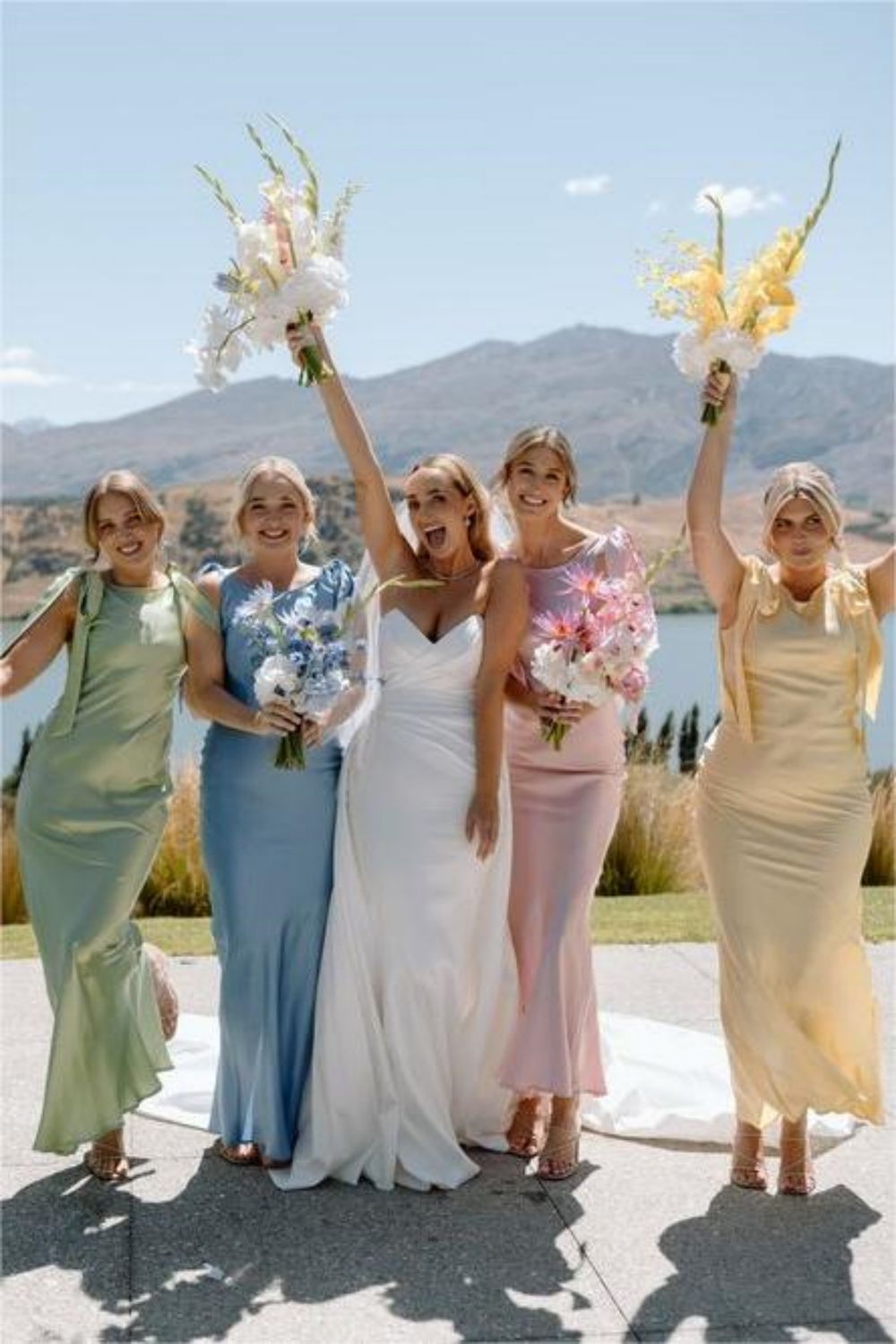 Sweet Sheath Bateau Blue Long Bridesmaid Dress with Bowknot - VelvetHem