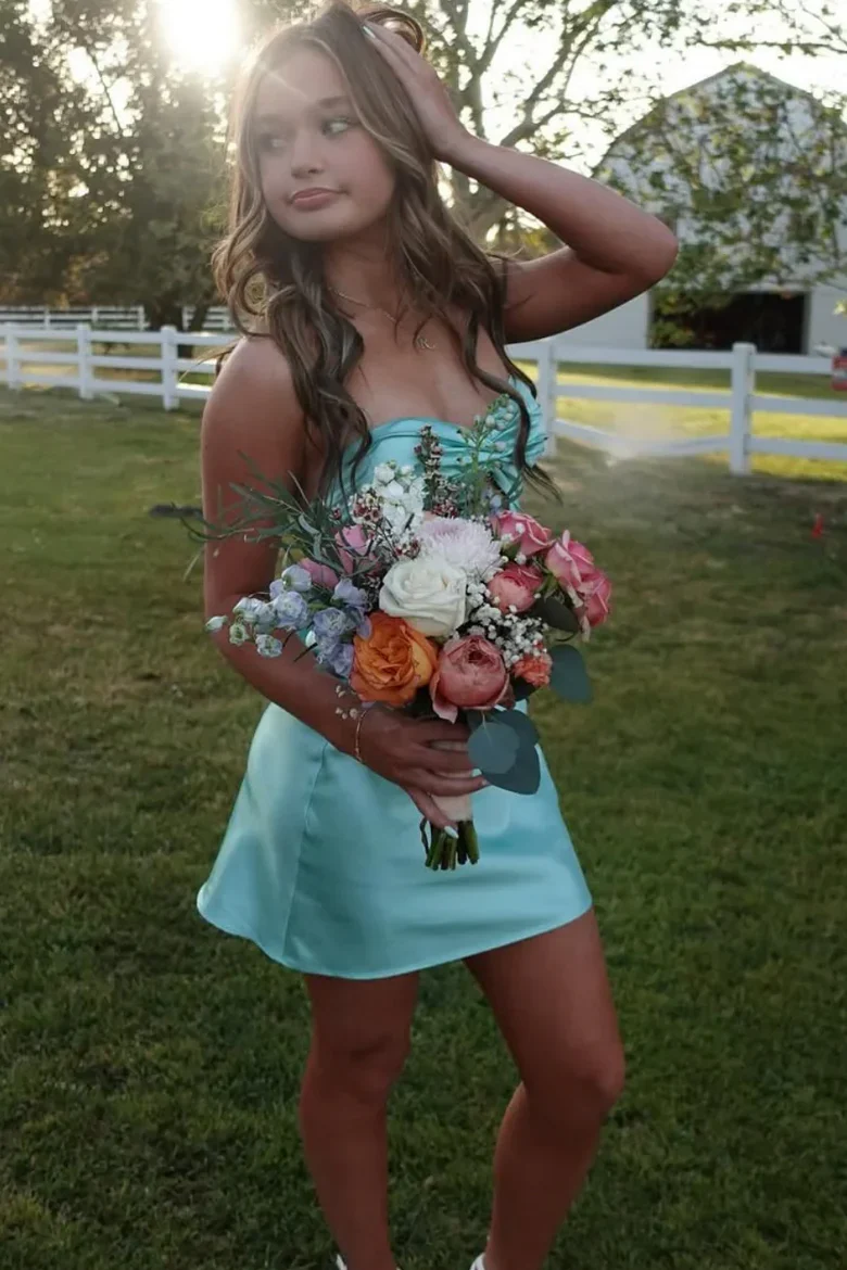 Simple Sweetheart Neck Green Sheath Mini Party Dress Short Graduation Homecoming Dress - View 2 | VelvetHem