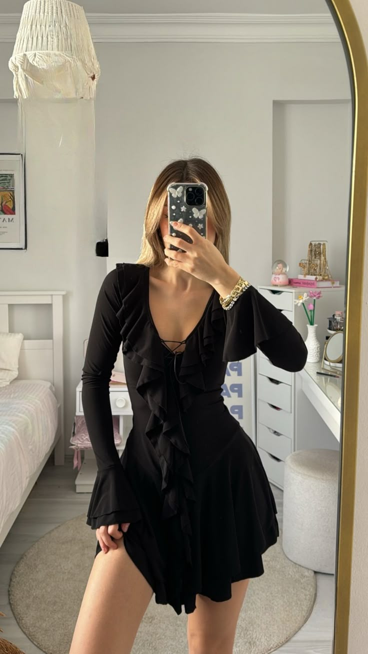 Sexy Black V Neck Chiffon Ruffle Short Graduation Homecoming Dress Cocktail Dress