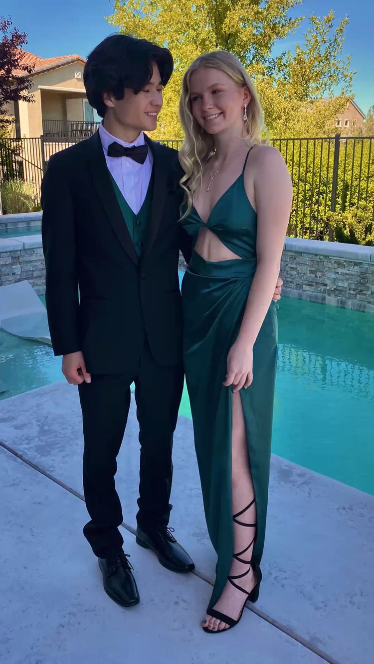 Sexy Green Simple Prom Dress Back Cross Straps Prom Dress With High Split - View 2 | VelvetHem