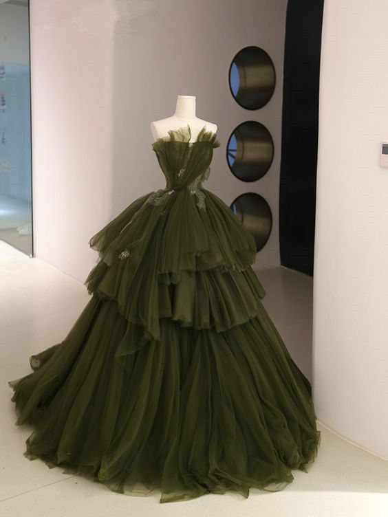 Vintage Green Tulle Appliques Layered Birthday Ball Gown Quinceanera Dress - VelvetHem
