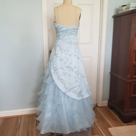 Elegant Light Blue Tulle Sequins Beaded Evening Dress Layered A Line Party Prom Dress - View 4 | VelvetHem