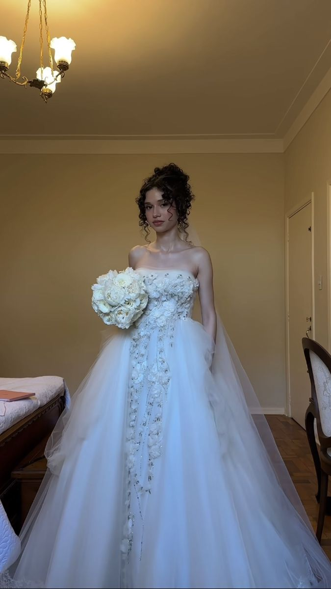 Classy White Strapless Tulle Beaded Appliques Long Wedding Dress