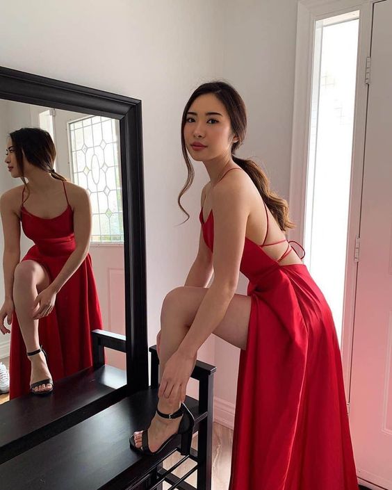 Sexy Back Open Prom Dress,Long Elegant Prom Dresses,Red Party Gown - VelvetHem