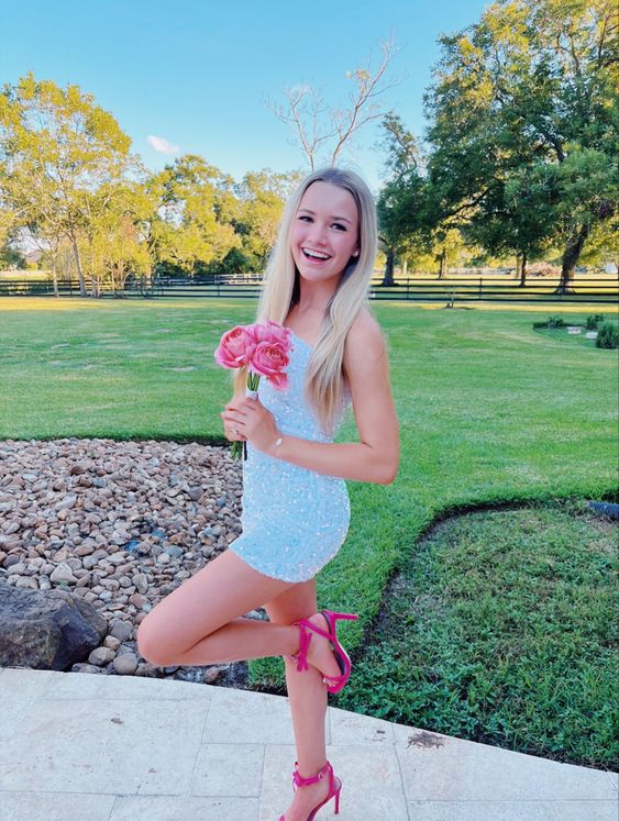 Beautiful short prom dress. Elegant Dresses,Party Gown